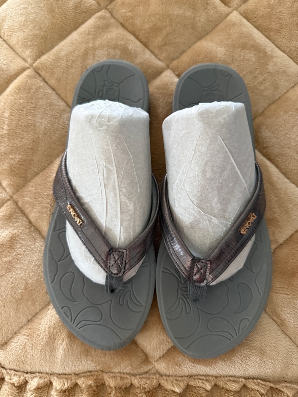 Oncai pewter color Thong Sandals with Gray Footbed